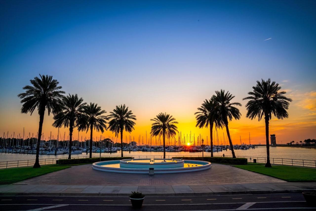 Апартаменти Frontdesk The Wayland Apts Downtown St Pete Сент-Пітерсбург Екстер'єр фото